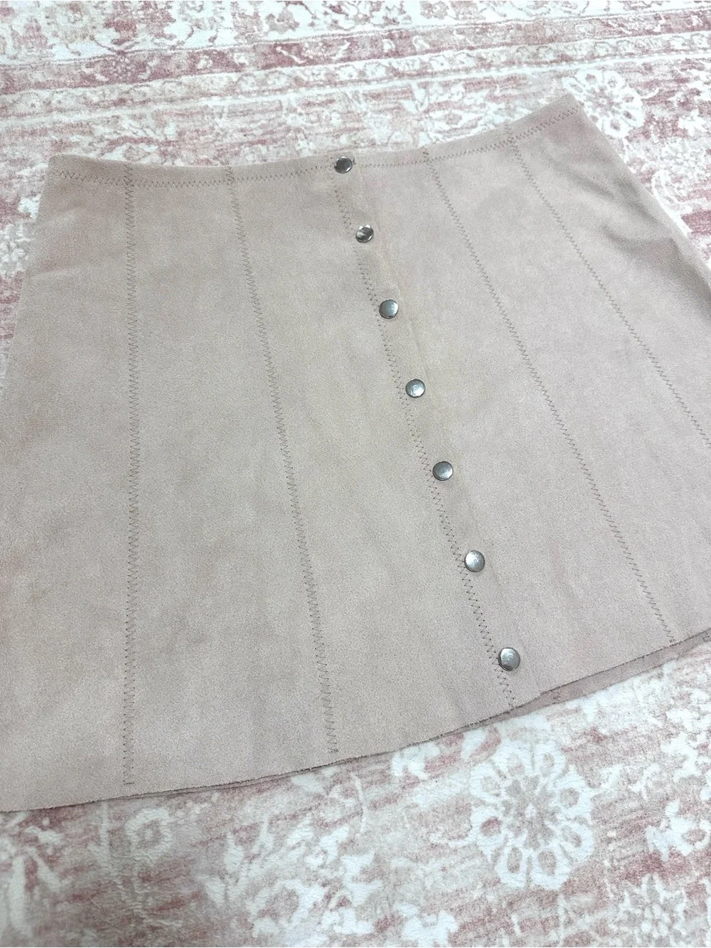 Blush 🪷 Suede Buttoned Mini Skirt - Picture 2 of 8